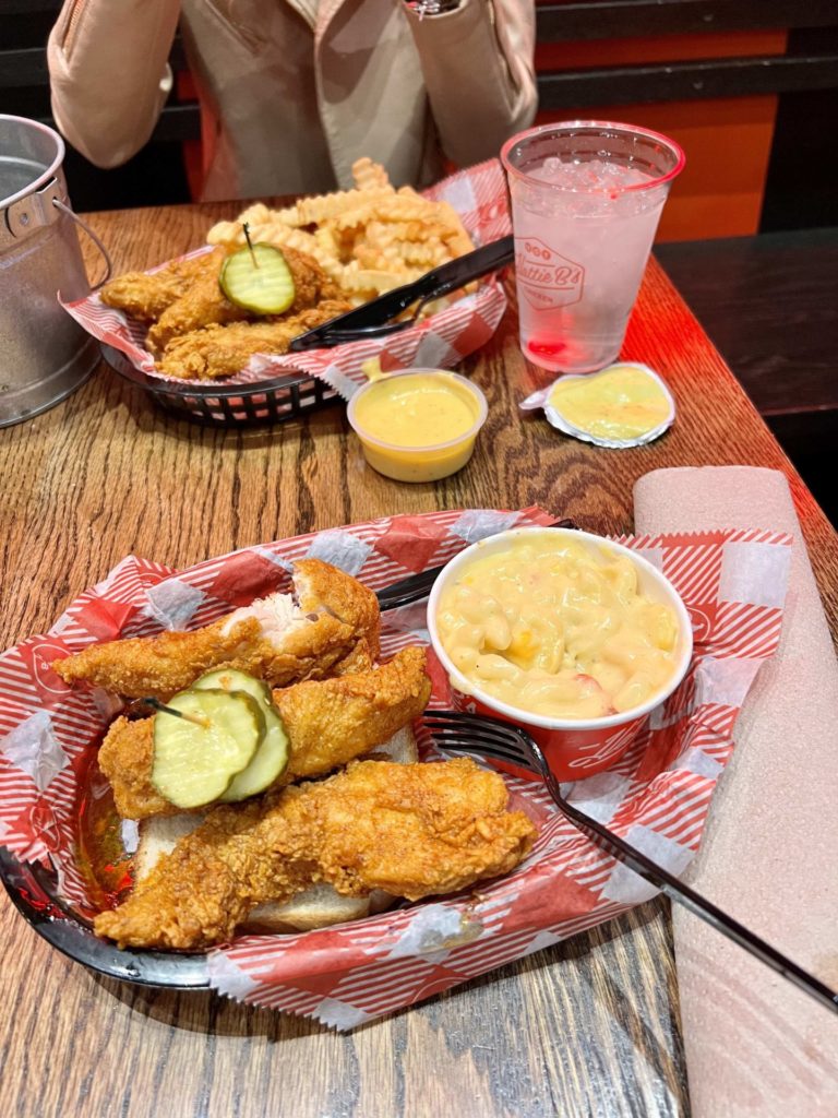 A picture of chicken, mac & cheese and french fries at Hattie B's.